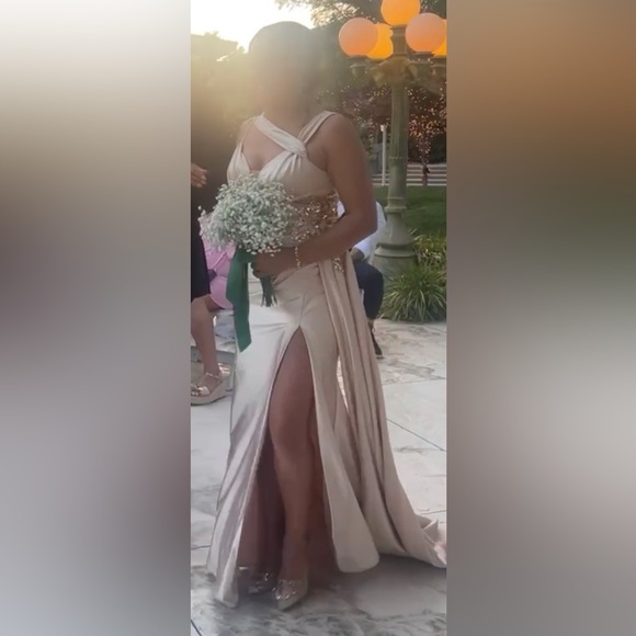 Champagne Maid of Honor or Bridesmaid dress satin gold detail, size 6 with train - Picture 7 of 11